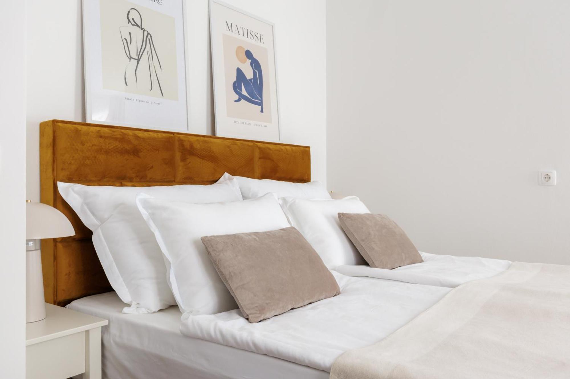 Barbara Ii - Luxury With Balcony Guest house *