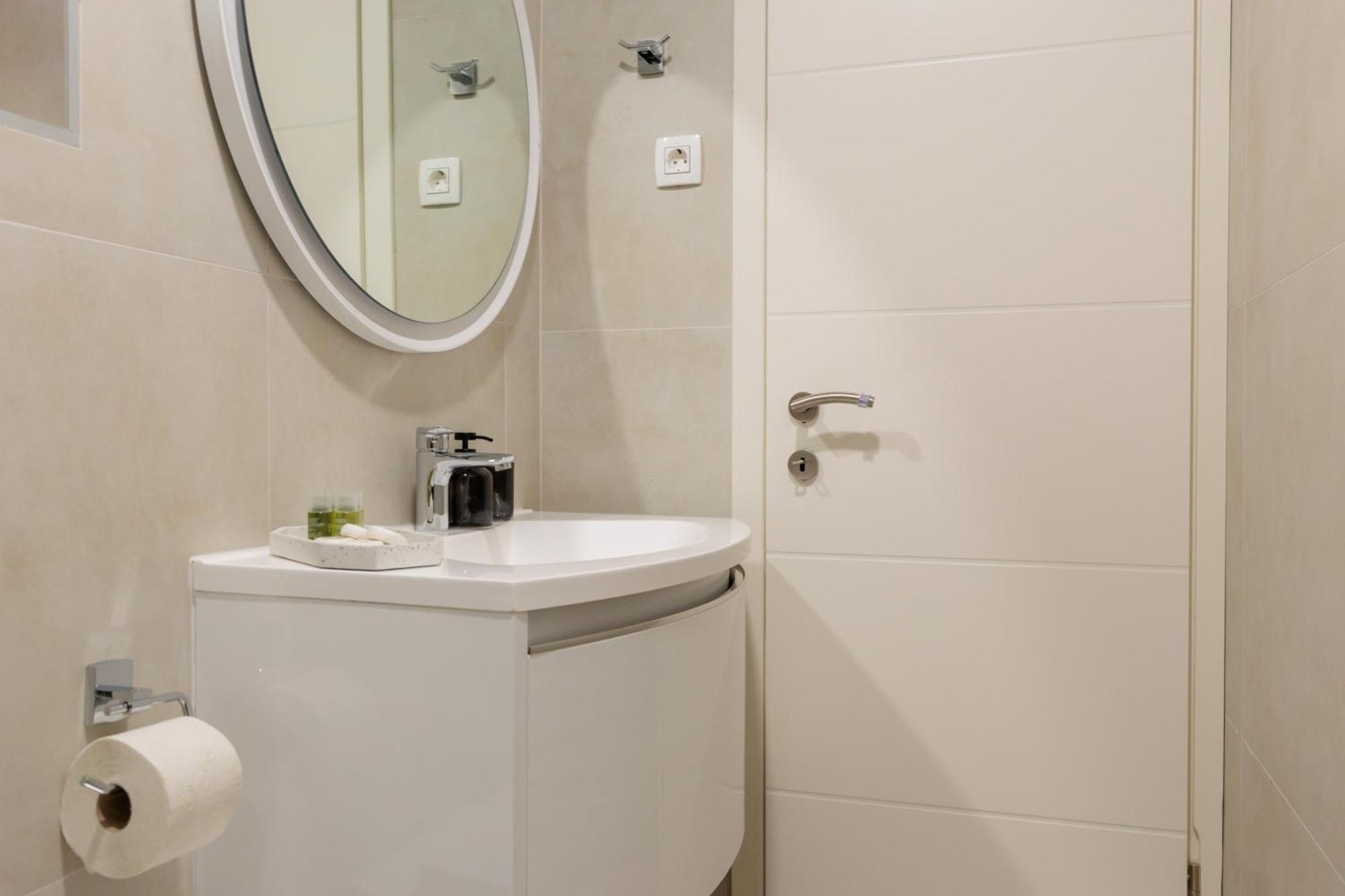 Barbara Ii - Luxury With Balcony *