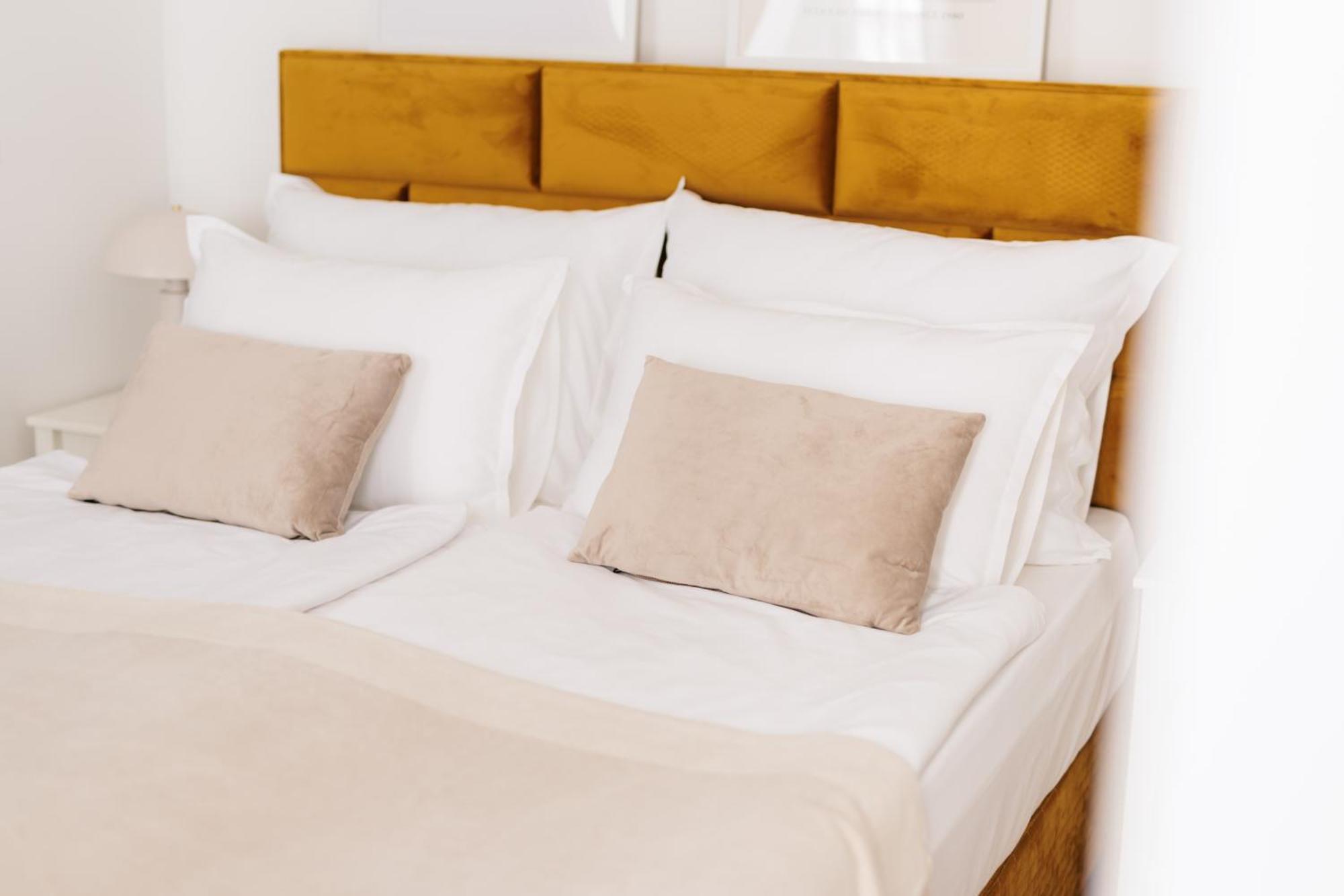 Barbara Ii - Luxury With Balcony Guest house *