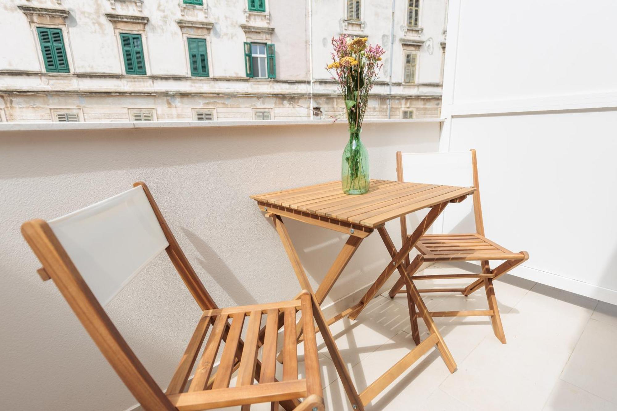 Barbara Ii - Luxury With Balcony Guest house *